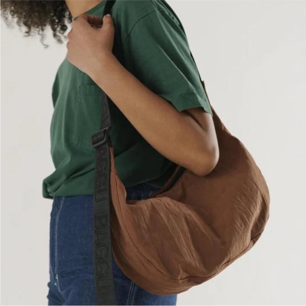 BAGGU Brown Crossbody Hobo Bag with Black Strap